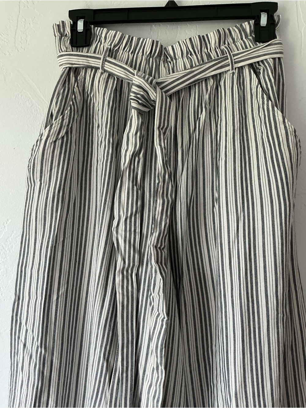 American Eagle Outfitters Wide Leg Black and White Striped Drawstring Pants - Picture 3 of 9